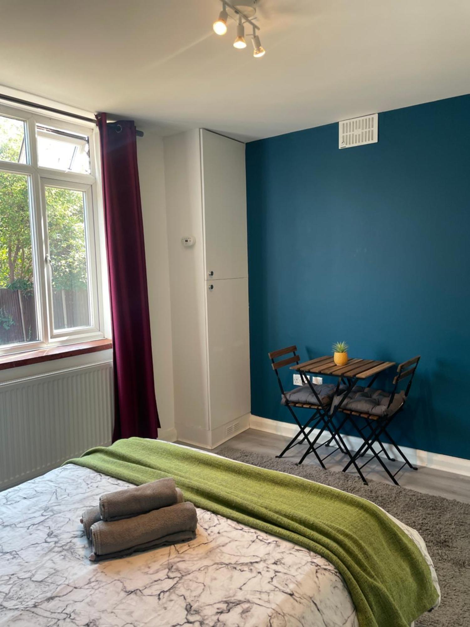 Willesden Green Rooms ロンドン エクステリア 写真
