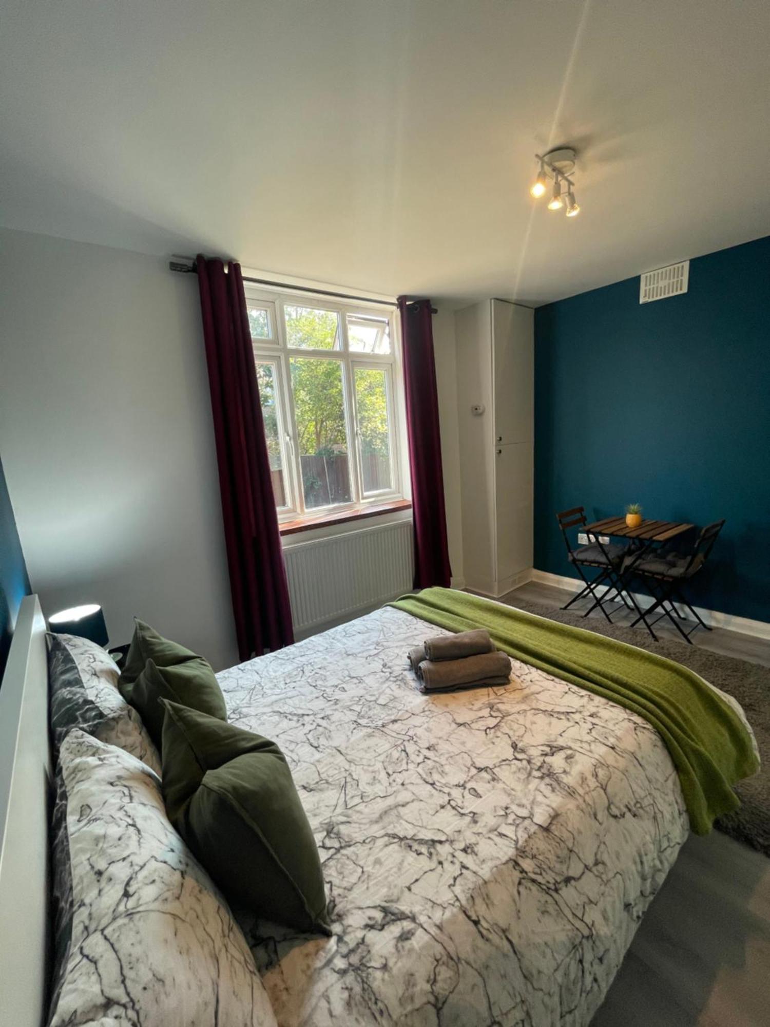 Willesden Green Rooms ロンドン エクステリア 写真