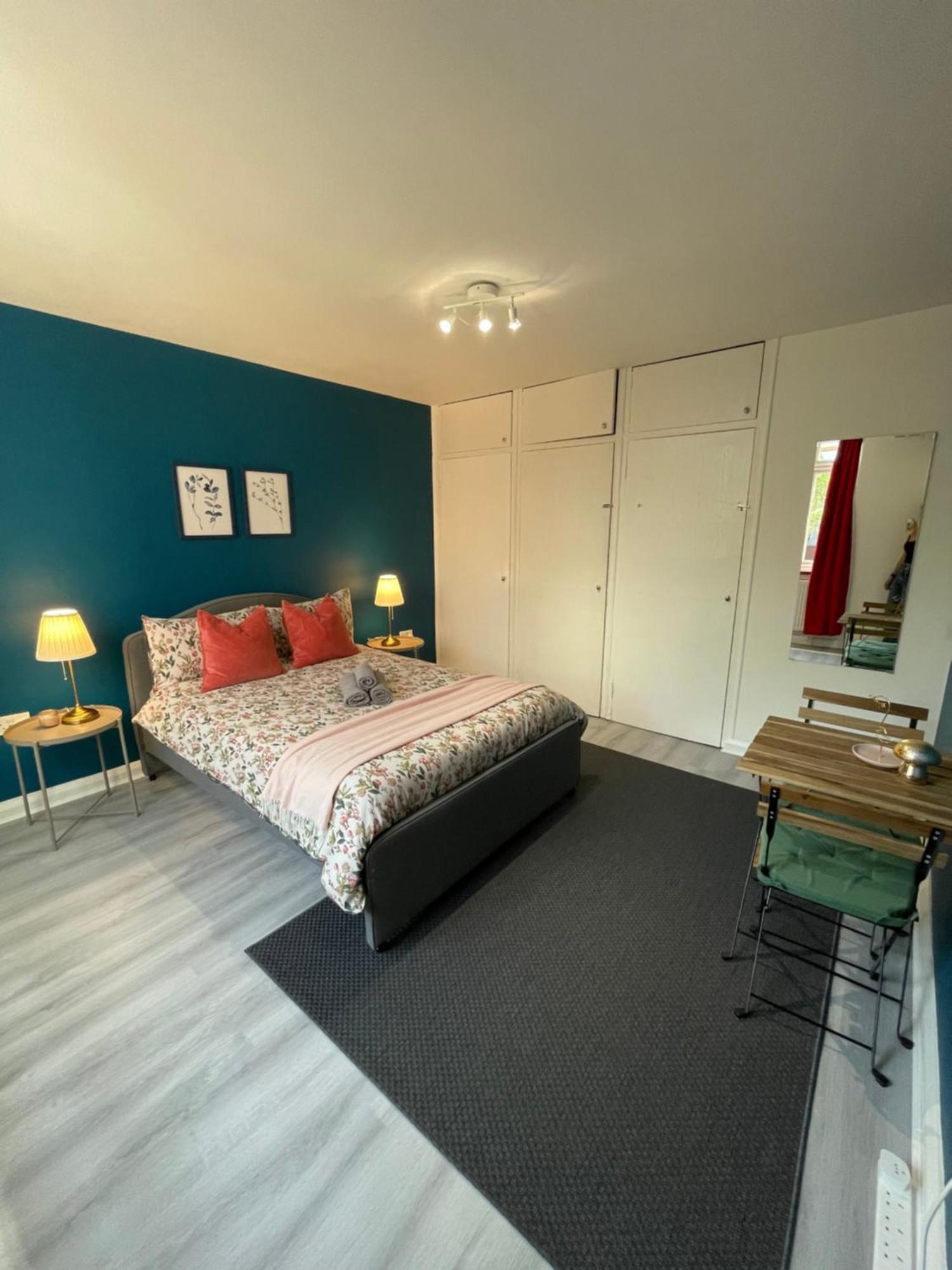 Willesden Green Rooms ロンドン エクステリア 写真